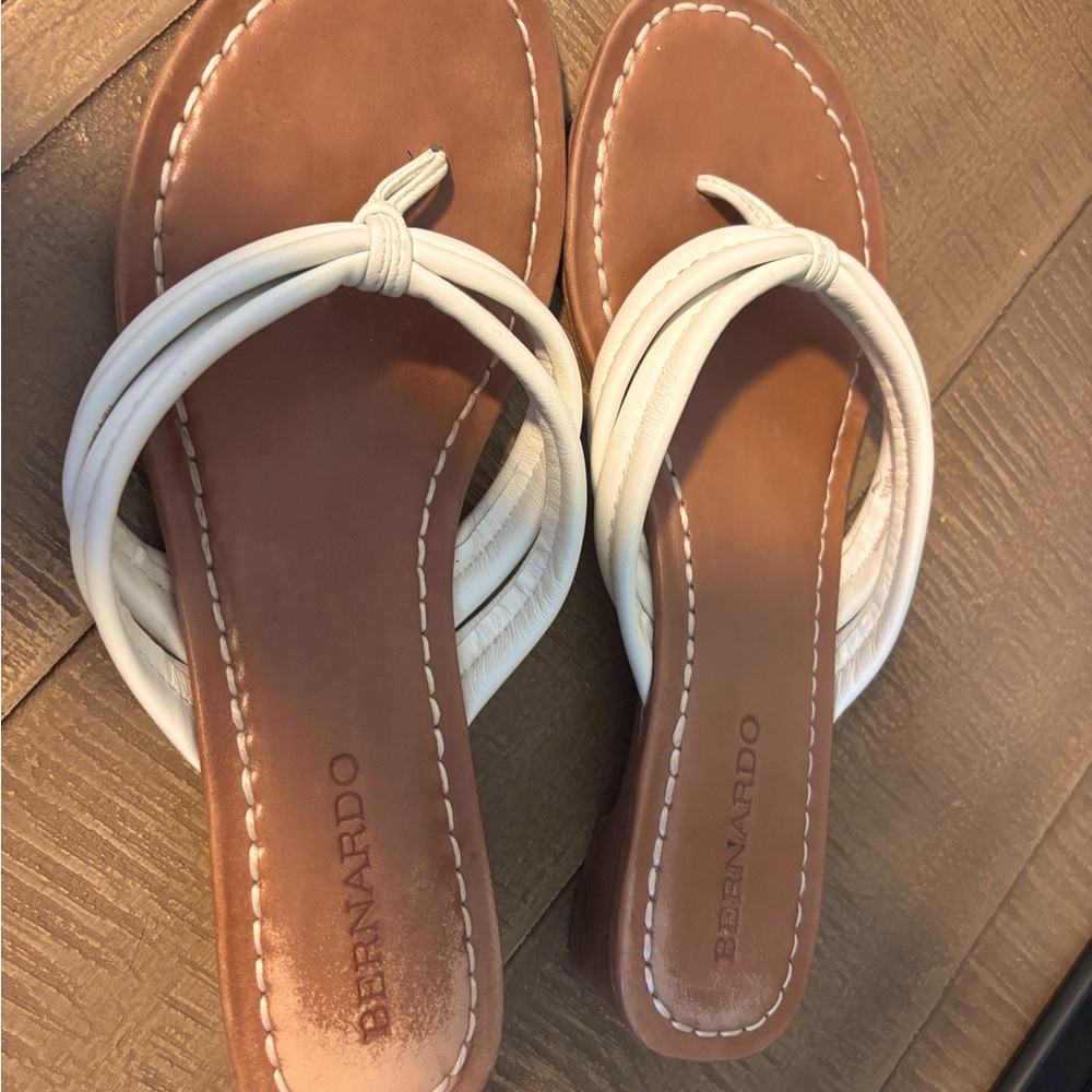 Bernardo shoes leather thong sandals flip flop sz 7 white - Picture 2 of 4